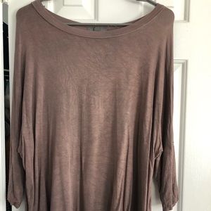 american eagle. don’t ask why 3/4 sleeve top